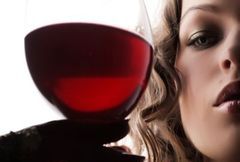 7 rzeczy, które musisz wiedzieć o kobietach i alkoholu