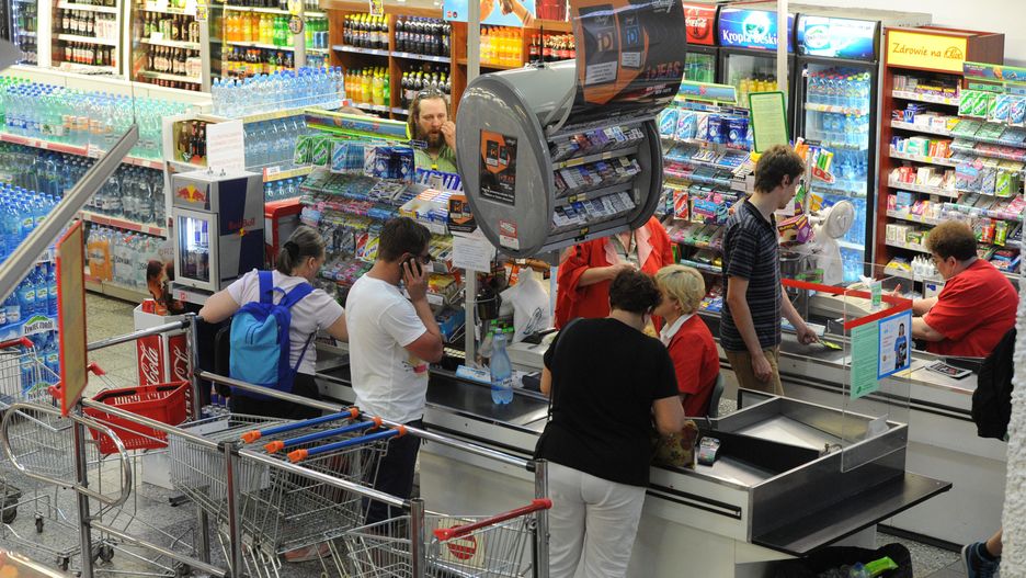 Nadmorskie dyskonty przyjmują pracowników od ręki
