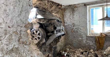 Audi wbiło się w ścianę. Przerażające zdjęcie z Częstochowy