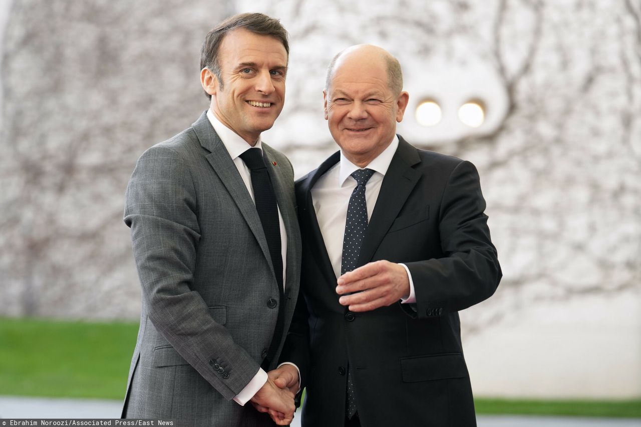 Scholz to Macron. He sends him a text message every day