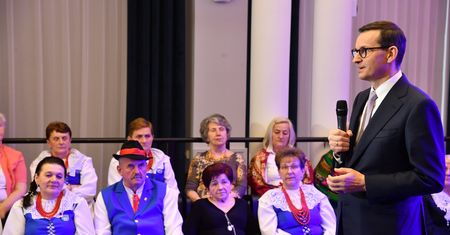 Emeryci w pułapce. 200 tysięcy osób czeka na ustawę, PiS się nie spieszy