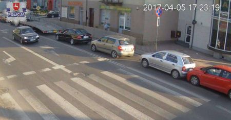 Kolizja pięciu aut. Samochody wpadały na siebie jak kostki domino (wideo)