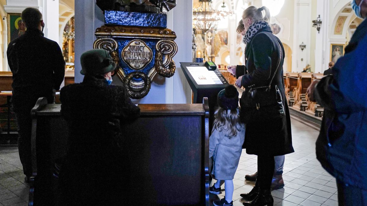 W kościele św. Anny w katowickim Nikiszowcu pojawił się ofiaromat.  