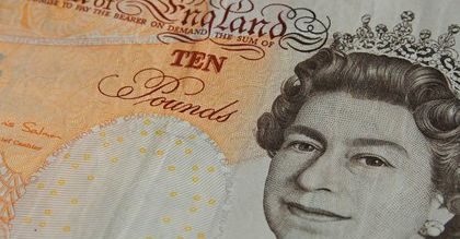 Funt podrożał, ale nadal kosztuje mniej niż 5 złotych
