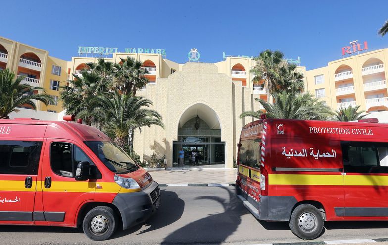 Biura podróży rozpoczęły ewakuację tysięcy turystów z Tunezji
