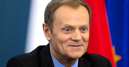 Financial Times zachwyca się Tuskiem. Wywiad był po angielsku