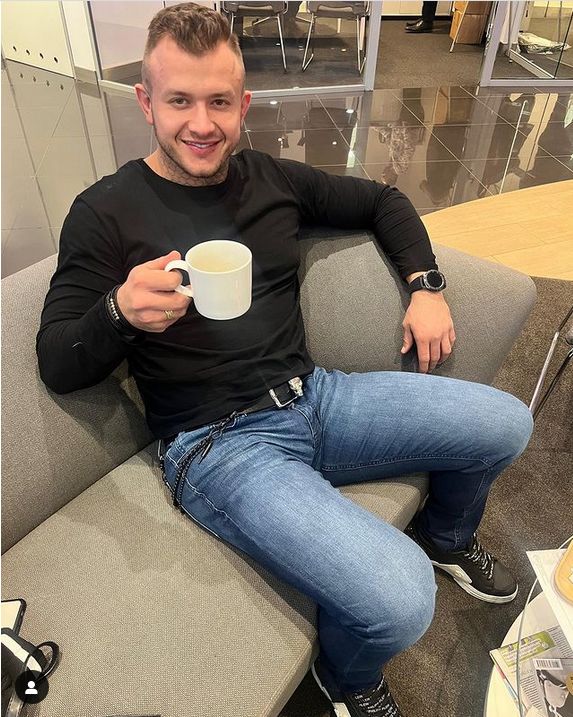 Dawid Narożny nazwał nowy zespół Piękni i młodzi