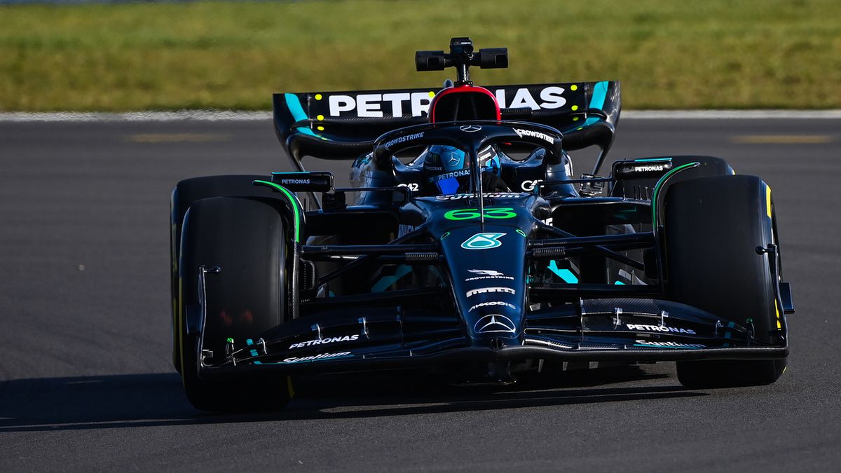 Materiały prasowe / Mercedes / Na zdjęciu: George Russell za kierownicą Mercedesa W14