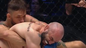 Poddanie roku? Zobacz, co wydarzyło się w klatce KSW [WIDEO]