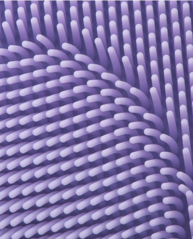 FOREO Luna™ 3 Plus - szczoteczka do termooczyszczania twarzy i masażu mikroprądami. 
