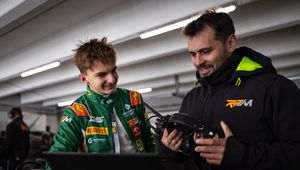 Polak rozpycha się na zapleczu F1. Udany występ w testach