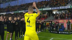 Ładne obrazki w Ekstraklasie. Pożegnali klubową legendę [WIDEO]