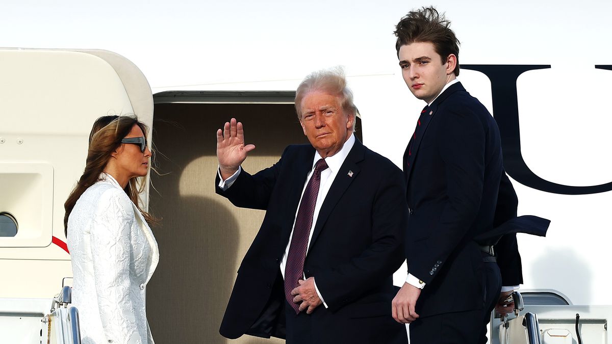 Donald Trump Departs Florida For Washington, DC Ahead Of Inauguration
WEST PALM BEACH, FLORIDA - JANUARY 18: U.S. President-elect Donald Trump, Melania Trump and their son Barron board a U.S. Air Force aircraft en route to Dulles, Virginia on January 18, 2025 in West Palm Beach, Florida. Trump and Vice President-elect former Sen. JD Vance (R-OH) will be sworn in on January 20. (Photo by Michael M. Santiago/Getty Images)
Michael M. Santiago
