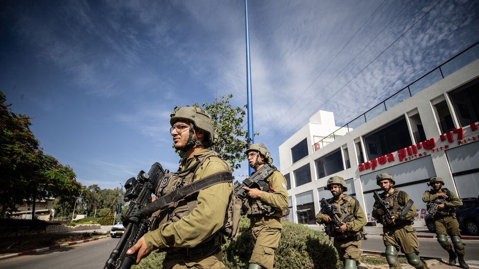 SDEROT, ISRAEL - OCTOBER 07: Israeli forces take security measures in Sderot, Israel as clashes between Palestinian groups and Israeli forces continue near Israel-Gaza border on October 07, 2023. Declaring a "state of readiness" for war, the Israeli army launched counterattacks and air strikes on targets in Gaza after the Palestinian factions in the Gaza Strip fired an intense barrage of rockets early Saturday toward Israel, reports Israel media. (Photo by Mostafa Alkharouf/Anadolu Agency via Getty Images)