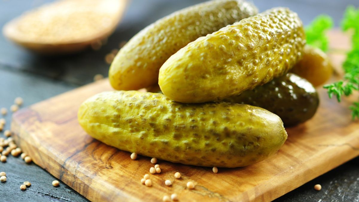 Chrupiące ogórki konserwowe