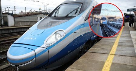 Problemy pasażerów. Pociąg "zamarzł" na stacji