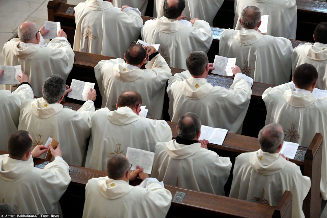 Sondaż dotyczący rozwiązania problemu pedofilii w Kościele 