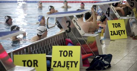 Rząd chce zwrócić baseny i boiska obywatelom. Winne szkółki sportowe i zorganizowane grupy