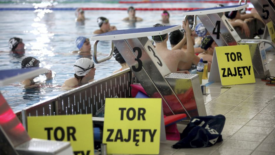 Rząd chce zwrócić baseny i boiska obywatelom 