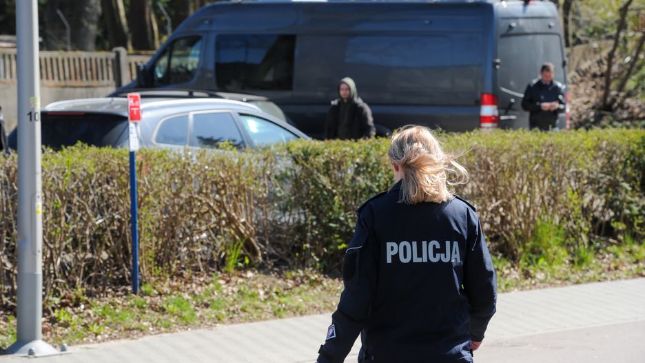 policja
Marcin Bielecki
4 marca, garazu, gara�, materia�y, niebezpieczne, policja, substancje, wybuchowe, znalezisko