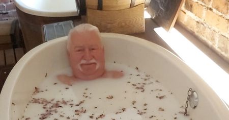 Lech Wałęsa znów to zrobił. "Wygląda to jakby Pana zatopili w żurku"