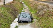 Bodzanów: 27-latek utopił jaguara w rowie. Był pijany