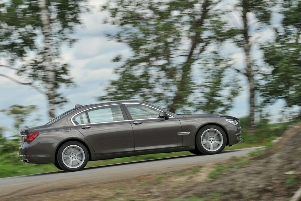 BMW serii 7 na rok 2013 - megagaleria niemieckiego okrętu flagowego 58