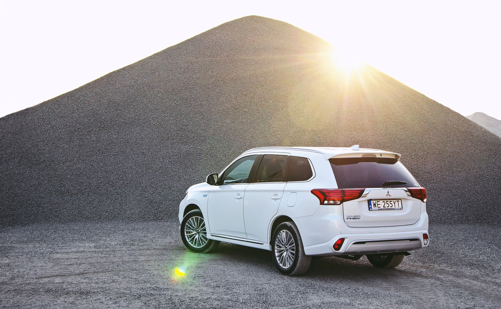 Mitsubishi Outlander PHEV na rok 2020 przeszedł spore zmiany techniczne, ale w teście nie potwierdził wyższości nad autem sprzed liftingu.