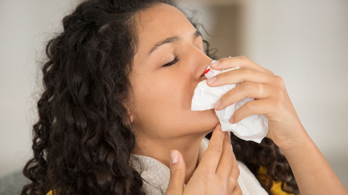 Nowotwór zatok w zaawansowanym stadium objawia się krwawieniami z nosa