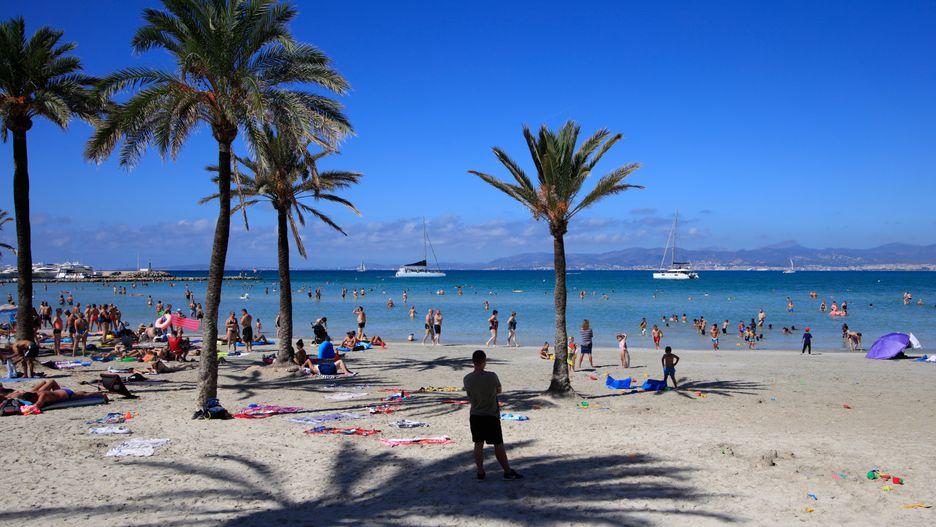Turyści na hiszpańskich plażach mają powody do obaw 