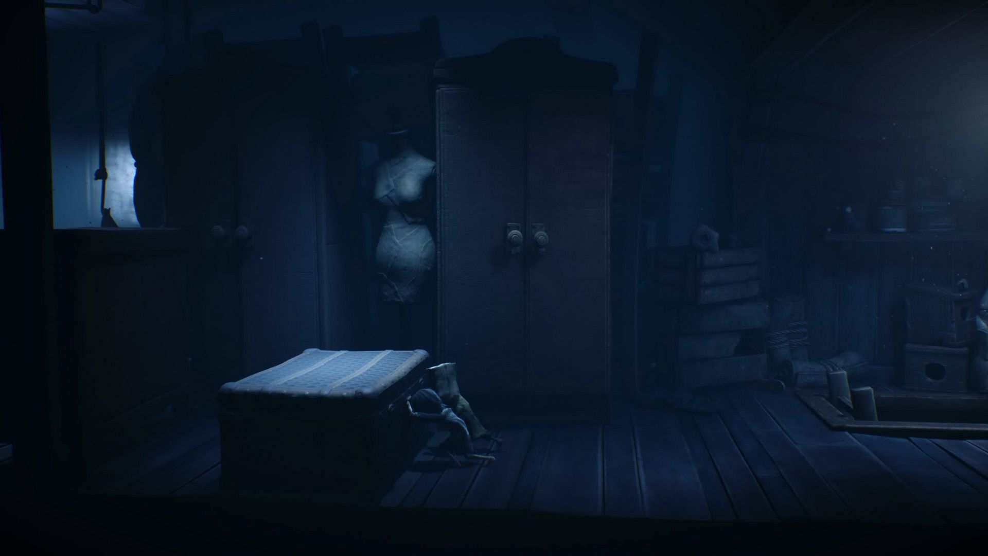 Little Nightmares II - Six i Mono pchają skrzynie