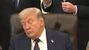 Trump znów przyłapany. Spójrzcie na oczy. Piszą, co robi nocami