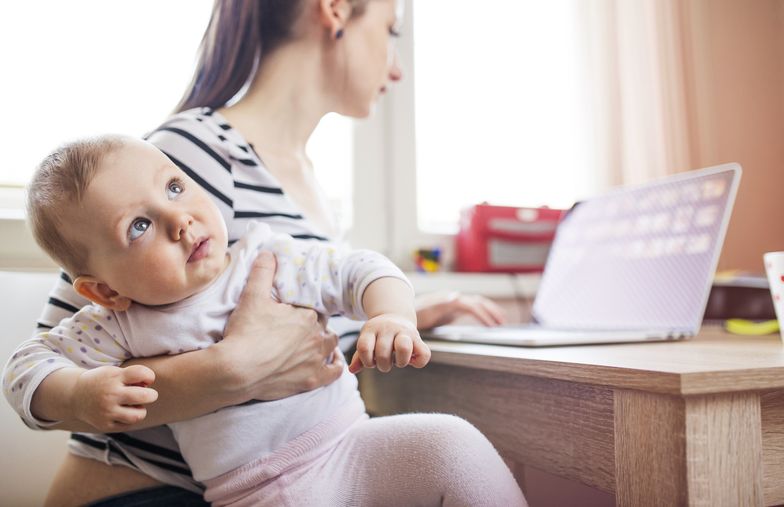 Kobiety, które mają dzieci chcą pracować, by móc się dokłądać do domowego budżetu