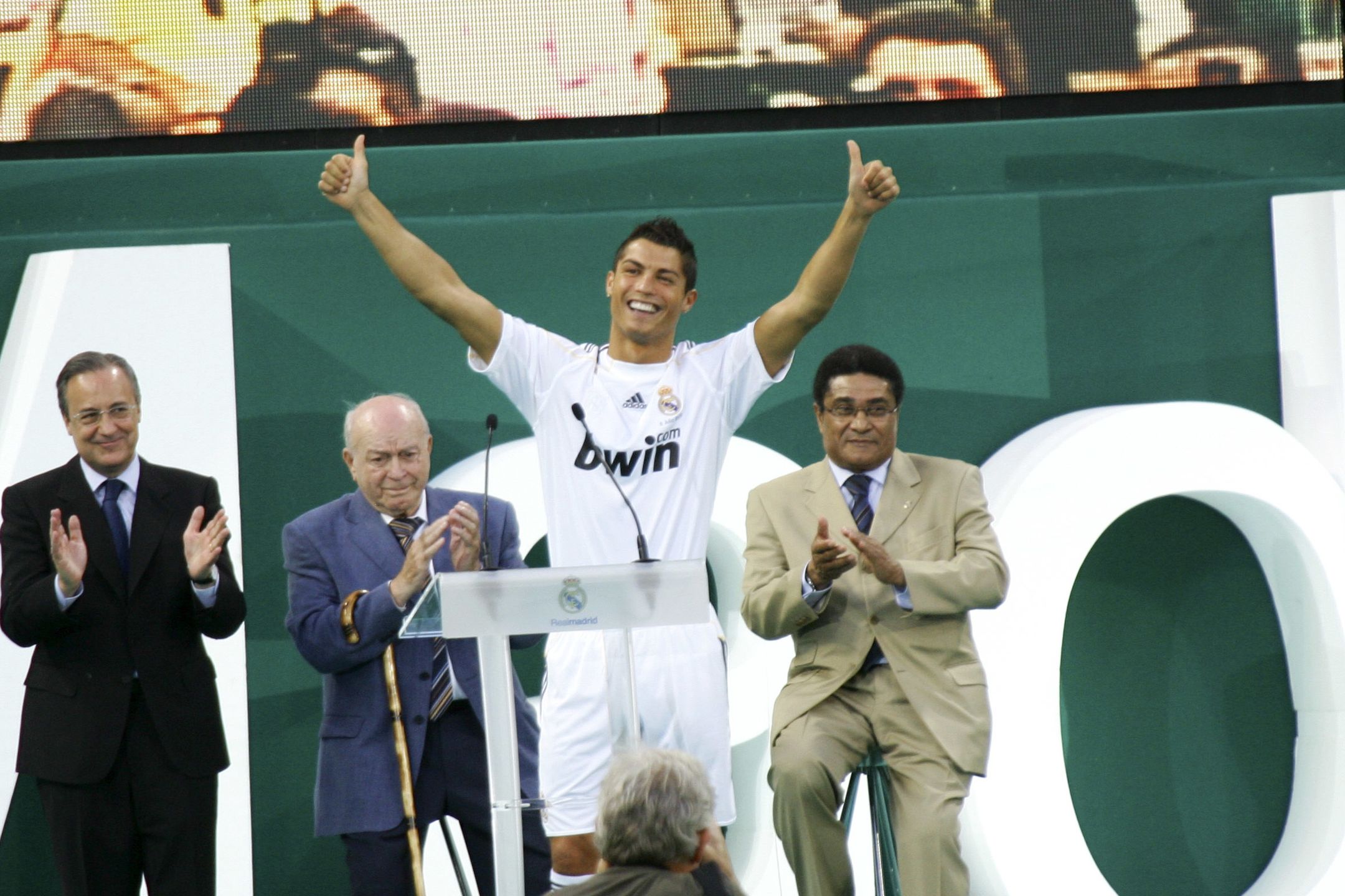 Cristiano Ronaldo podczas prezentacji w Realu Madryt