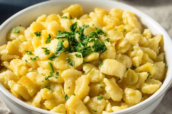 Nie podaję już rosołu z makaronem. Koleżanka z Francji przywiozła świetny przepis na kluseczki