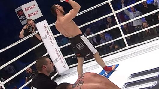 Facebook / Mamed Chalidow poddał Jamesa Irvina na KSW 15