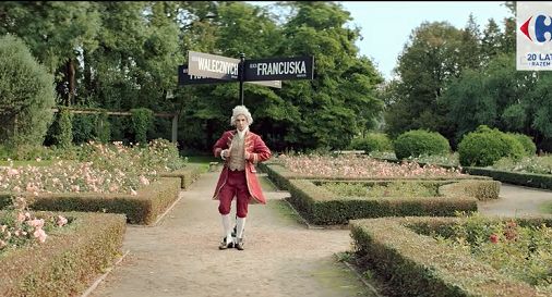 Podróż z Napoleonem po kuchni francuskiej w nowej reklamie Carrefour