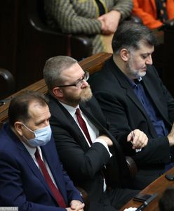 Poseł Grzegorz Braun kolejny znów wykluczony z obrad Sejmu. Chodzi o maseczkę