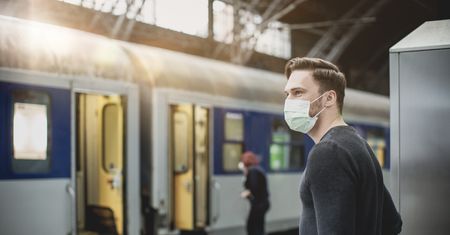 Zmiana czasu. Co z pociągami? PKP wyjaśnia