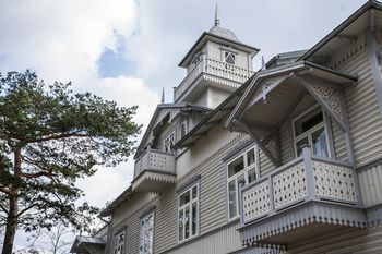 Jedyna taka okazja. Można zwiedzać Świdermajery pod Warszawą. Właściciele otwierają drzwi do historycznych willi