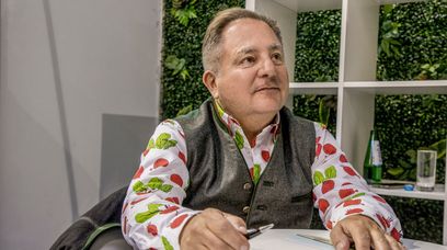 Głos Roberta Makłowicza jednak nie pasuje? Krakowianie mają zastrzeżenia