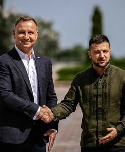 W tej koszuli Zełenski przywitał Dudę. Jego strój nie był przypadkowy