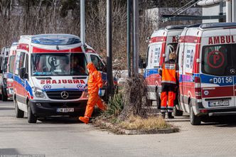 "Zwłoki układałem piętrowo, bo nie było miejsca". Koronawirus zatopił system