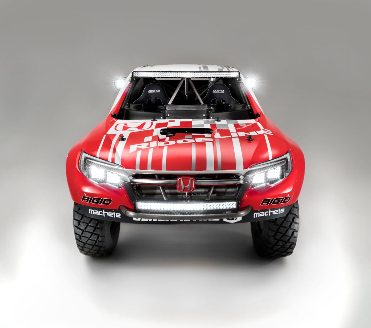 Na koniec interesująca premiera od Hondy. Ridgeline Baja Race Truck zapowiada następną generację japońskiego pickupa.