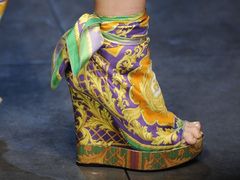 Buty zrobione z chustki? D&G na lato 2012!