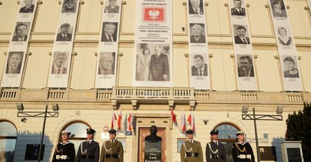 Urzędnik ratusza: pomnik Lecha Kaczyńskiego może zniknąć z Warszawy lada dzień