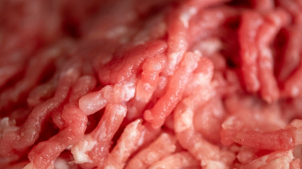 Groźna bakteria wykryta w mięsie. Nie wolno go spożywać