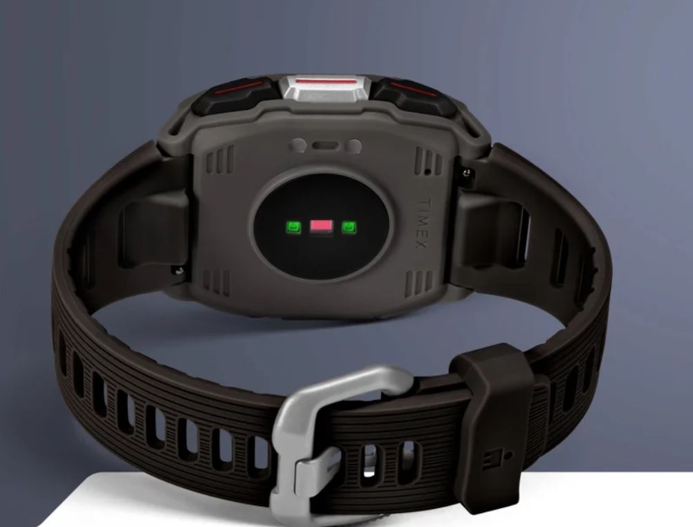 Timex wchodzi na rynek inteligentnych zegarków. Oto Ironman R300 GPS 3