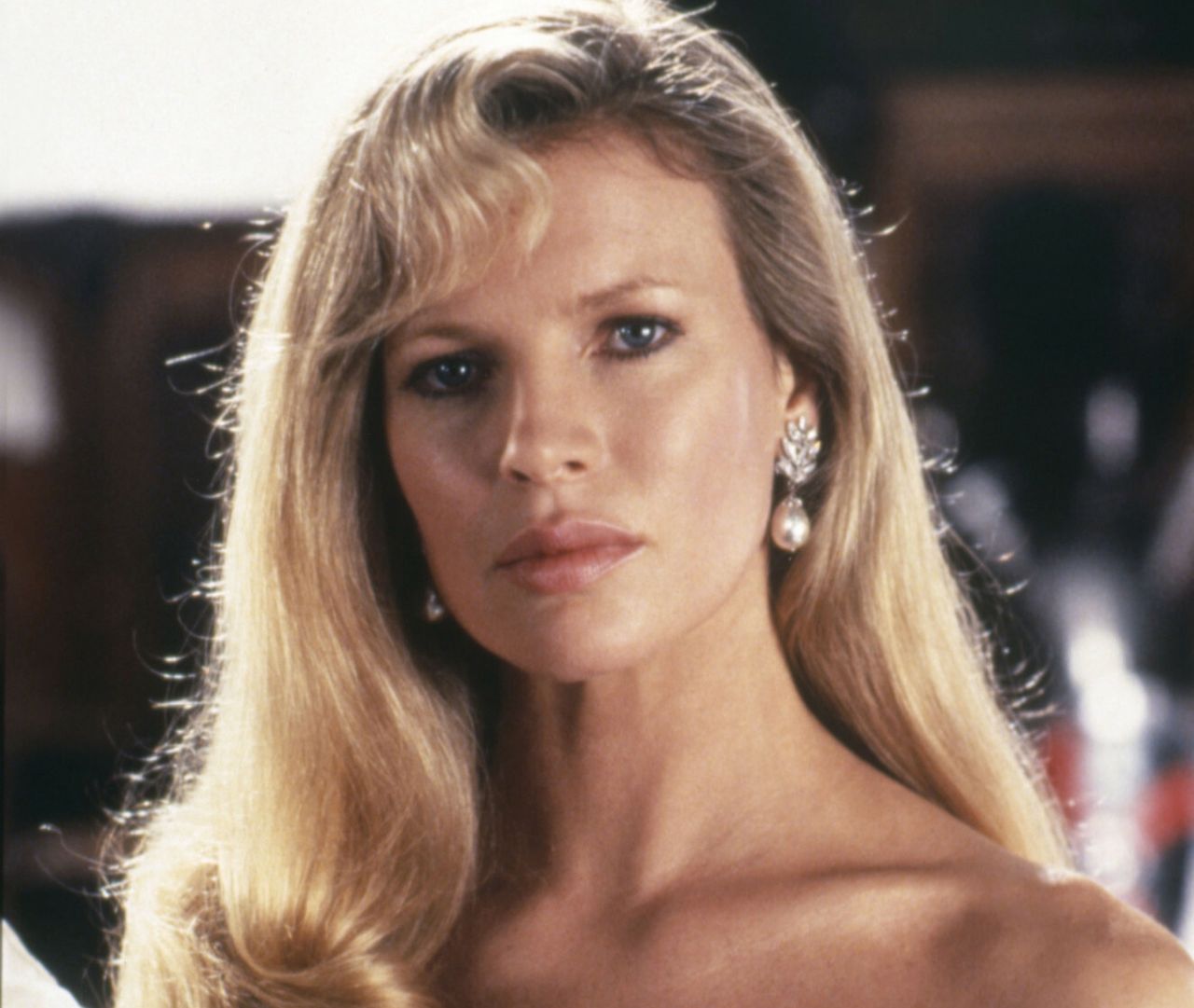 Kim Basinger (1989)