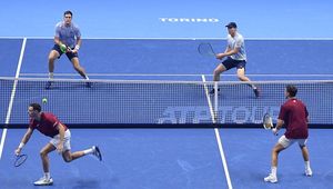 Wrócili z dalekiej podróży w ATP Finals. Obronili piłkę meczową i zwyciężyli